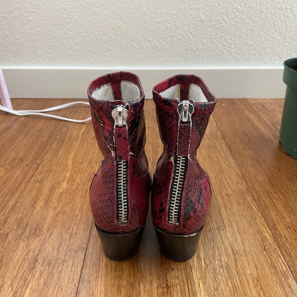 Red snakeskin booties - Picture 2 of 6